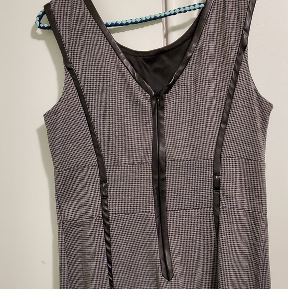 Dress - Picture 2 of 4